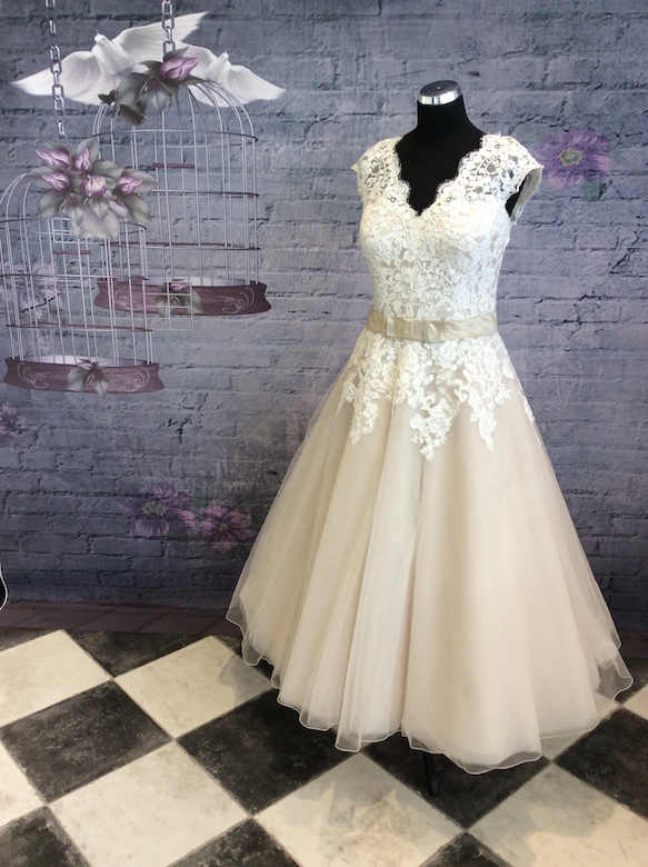 engel moeilijk tevreden te krijgen Spoedig Vintage trouwjurk 1835 - Wedding Wonderland